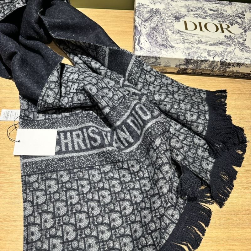 CHRISTIAN DIOR